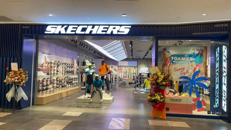 Butik skechers 2025